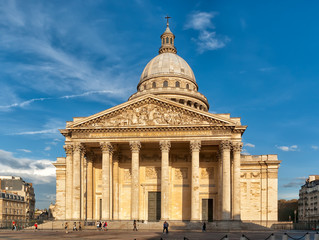 Пантеонът в Париж