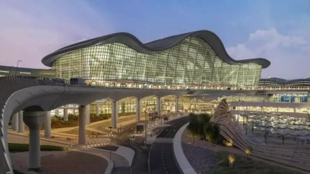 Летище Abu Dhabi промени името си