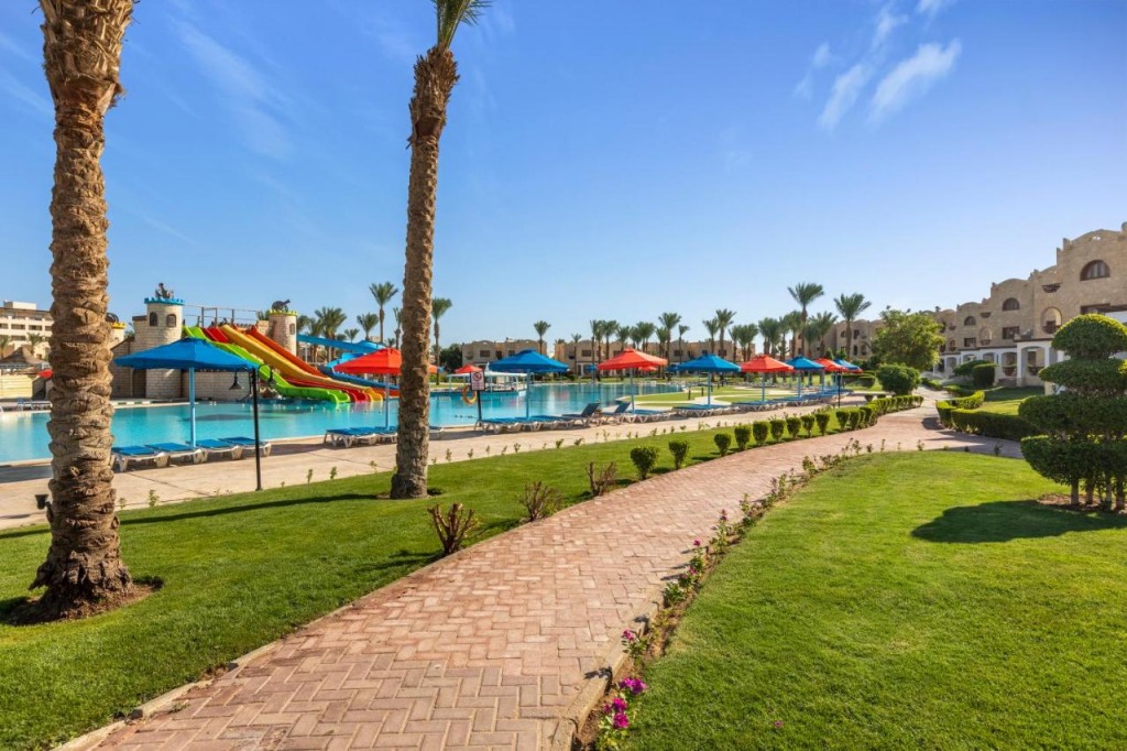 Royal Lagoons Resort - снимка 9