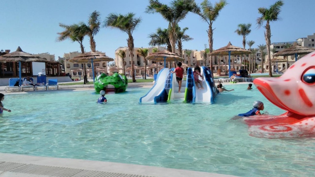 Royal Lagoons Resort - снимка 11