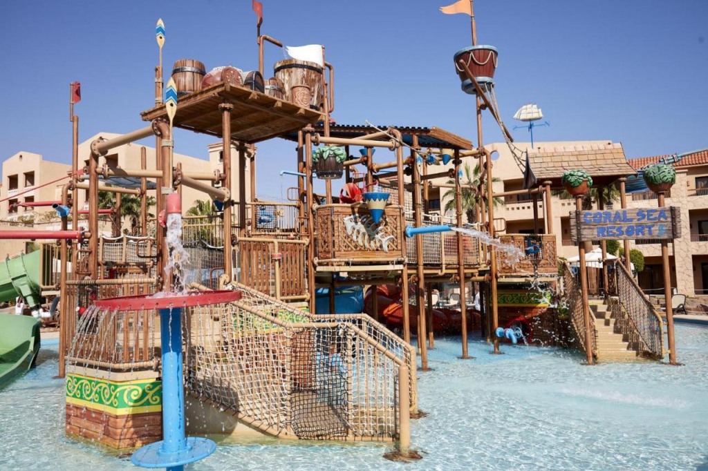 Coral Sea Holiday Resort and Aqua Park - снимка 11