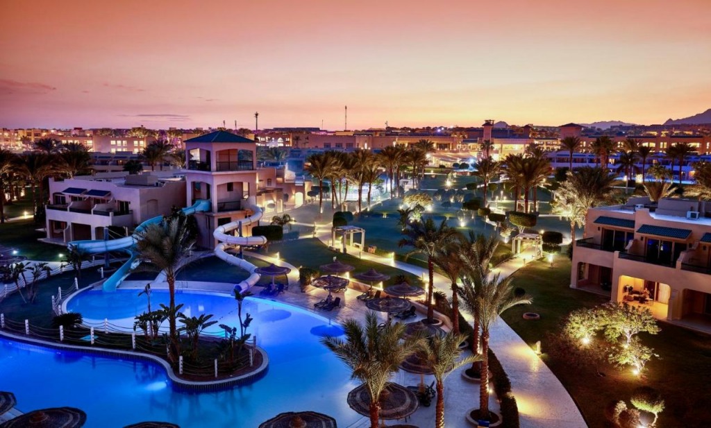Coral Sea Holiday Resort and Aqua Park - снимка 1