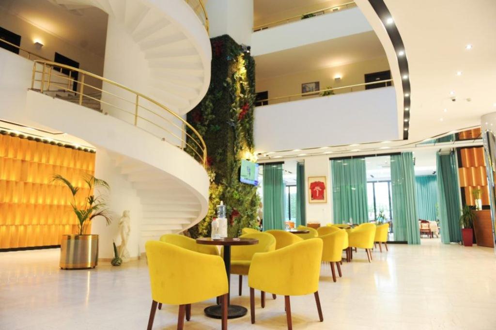 Hotel Leonardo - снимка 1
