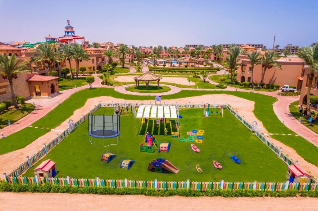 Charmillion Gardens Aquapark - снимка 2