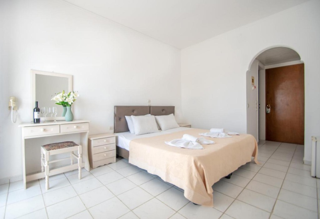 Ikaros Hotel  - снимка 6