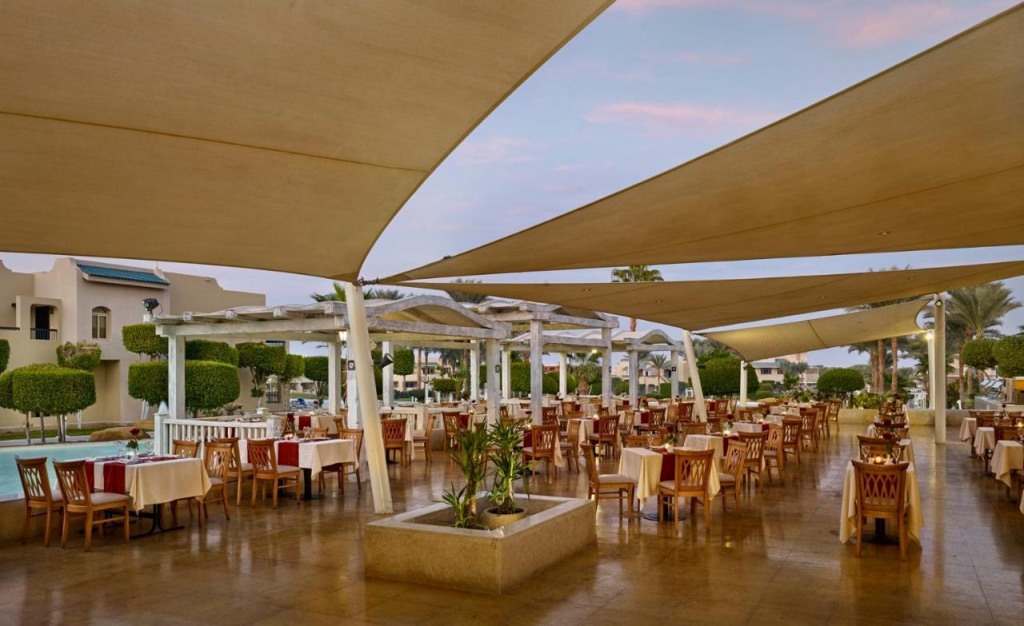Coral Sea Holiday Resort and Aqua Park - снимка 6
