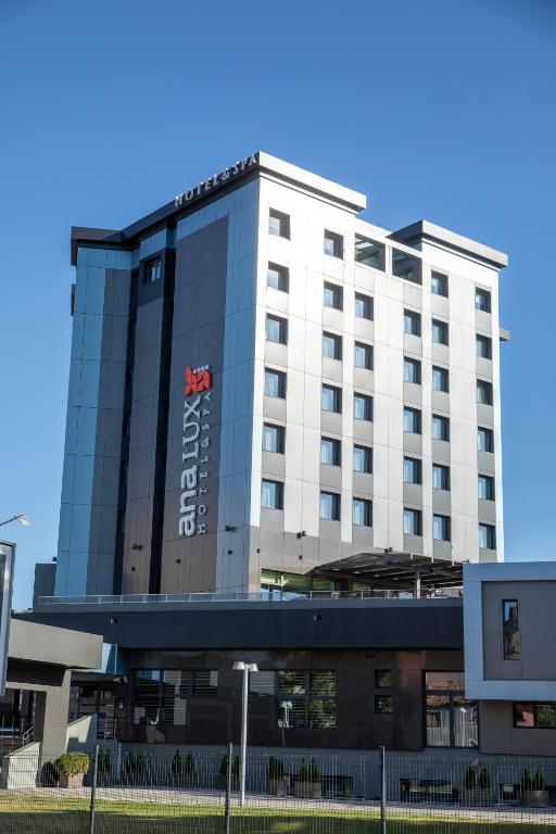 Hotel Ana Lux - снимка 1