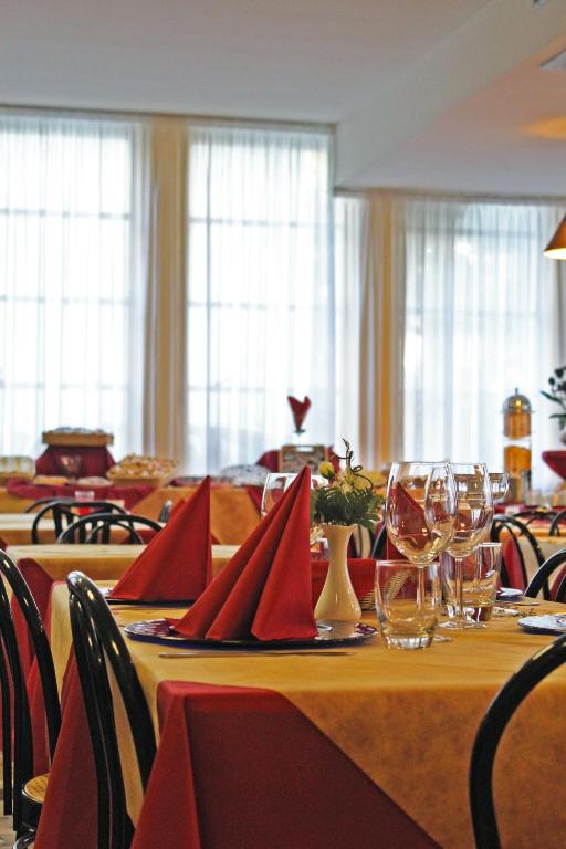 New Primula Hotel - снимка 14
