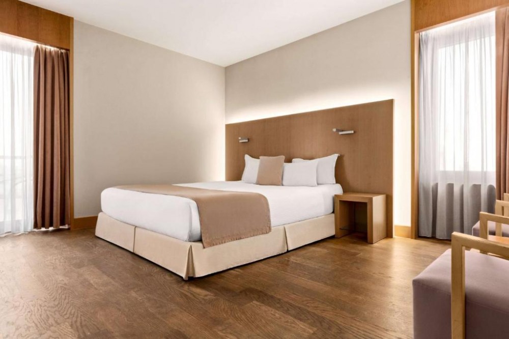 Lazart Hotel, Trademark Collection by Wyndham - снимка 17