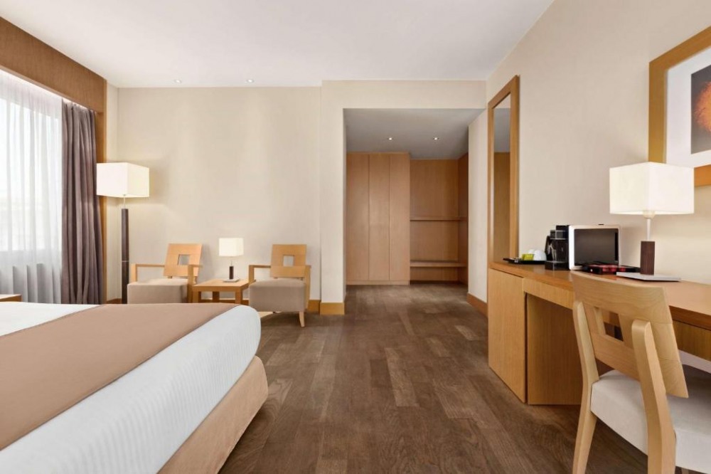 Lazart Hotel, Trademark Collection by Wyndham - снимка 19