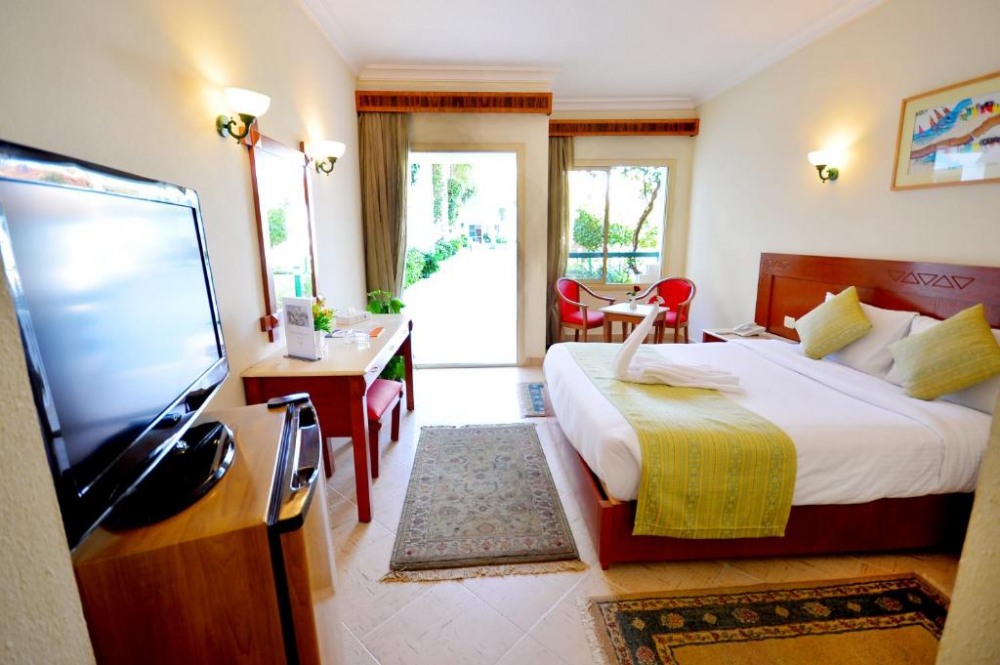 Falcon Hills Hotel - снимка 1