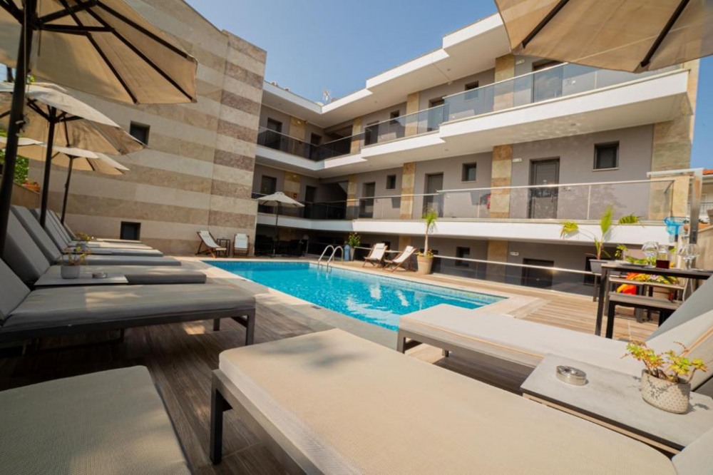 Vellum Luxury Living  2 НОЩУВКИ - снимка 1