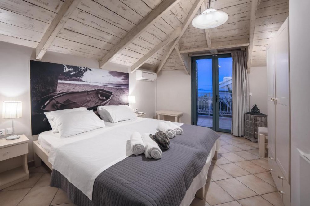 PIERROS HOTEL	 - снимка 1