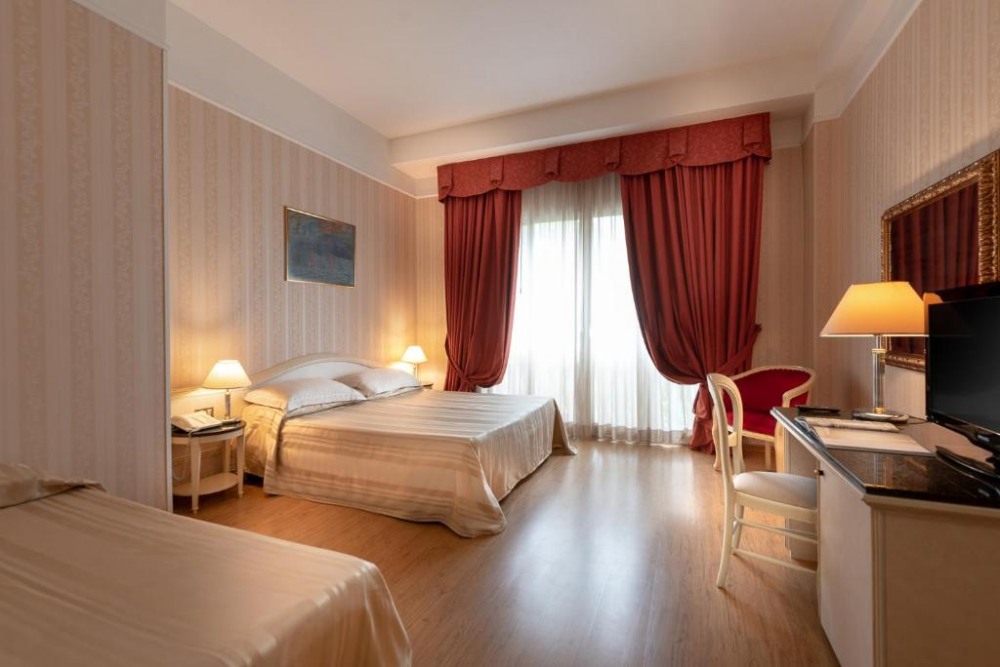Hotel President - снимка 1