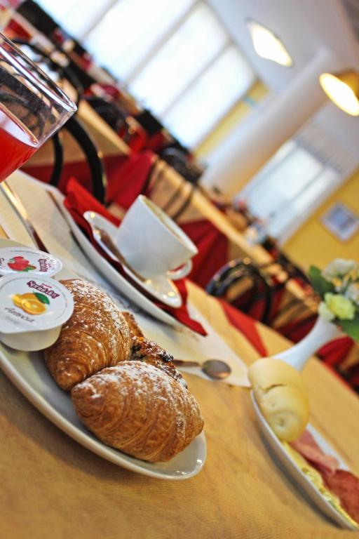 New Primula Hotel - снимка 1