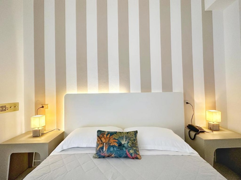 Aura Living Hotel - снимка 21