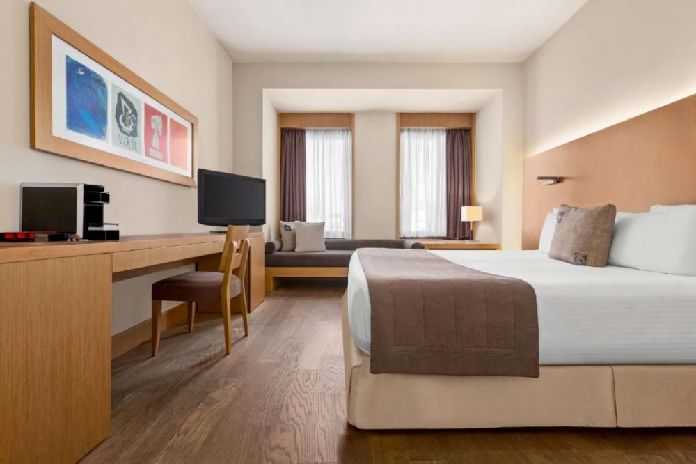 Lazart Hotel, Trademark Collection by Wyndham - снимка 22