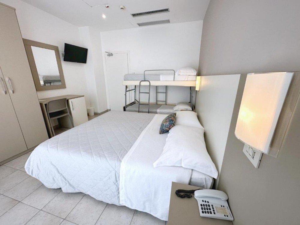 Aura Living Hotel - снимка 22