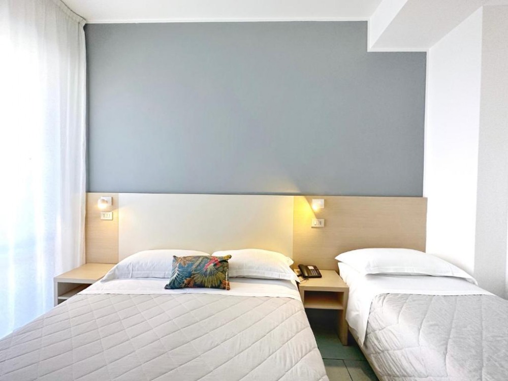 Aura Living Hotel - снимка 23