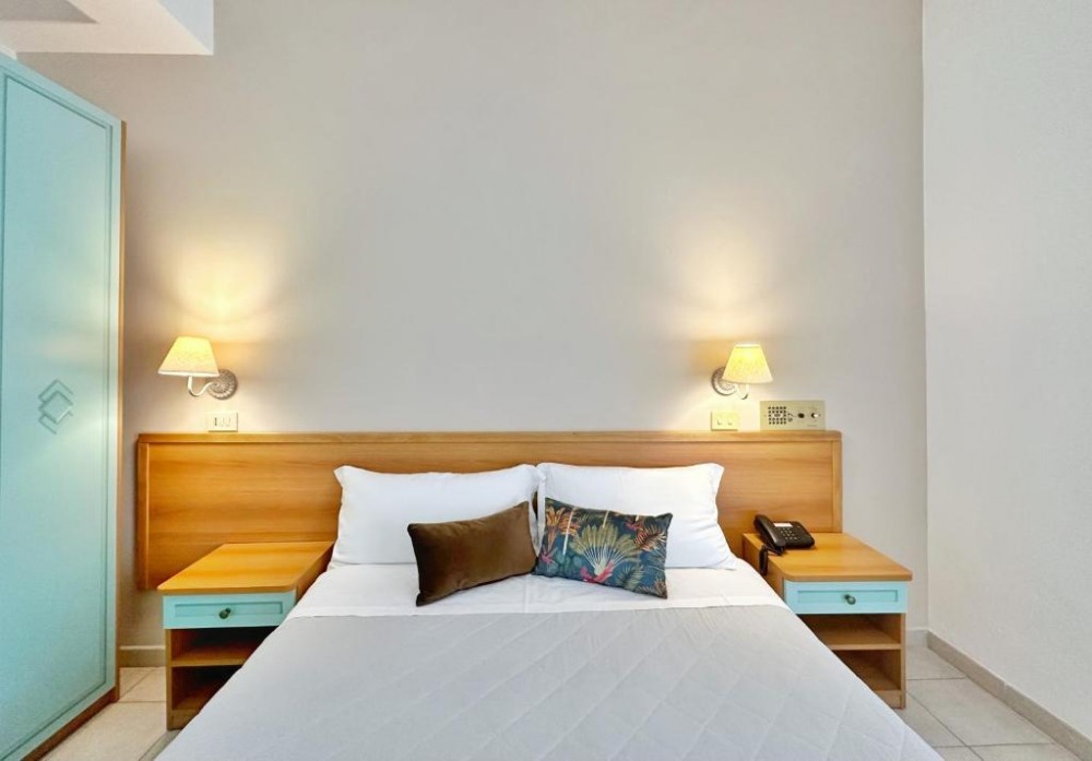 Aura Living Hotel - снимка 25