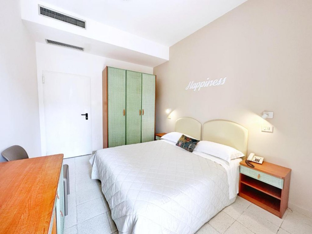 Aura Living Hotel - снимка 26