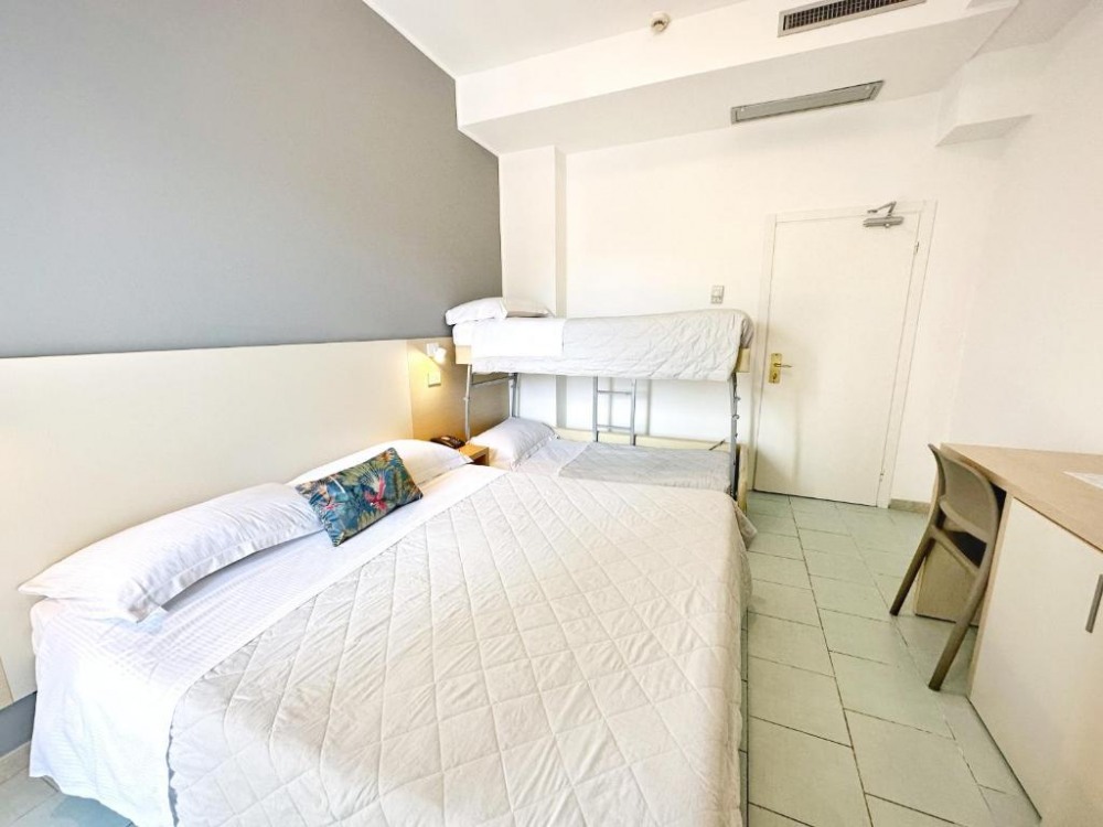 Aura Living Hotel - снимка 27