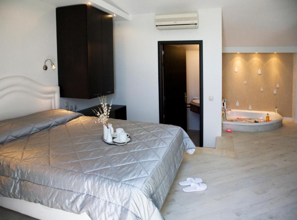 Mediterranean Beach Resort - снимка 30