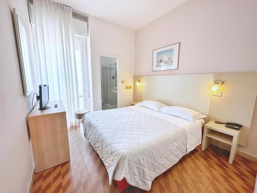 Aura Living Hotel - снимка 7