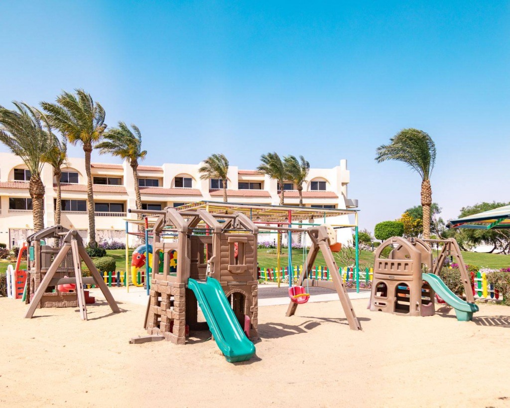 Hurghada Long Beach Resort - снимка 12