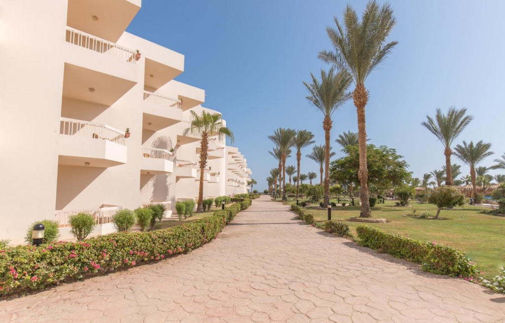 Hurghada Long Beach Resort - снимка 1