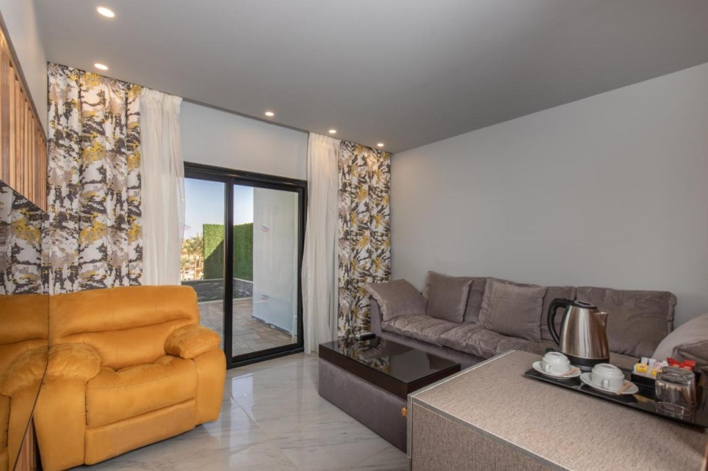 Hurghada Long Beach Resort - снимка 7