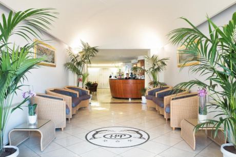 St Pierre Hotel