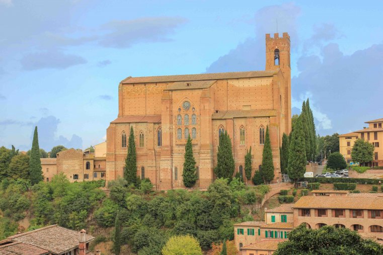 Екскурзии и почивки до Базиликата Сан Доменико